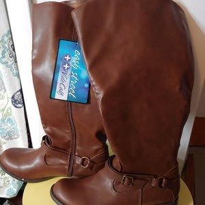 BNWT Extra wide calf knee high boots